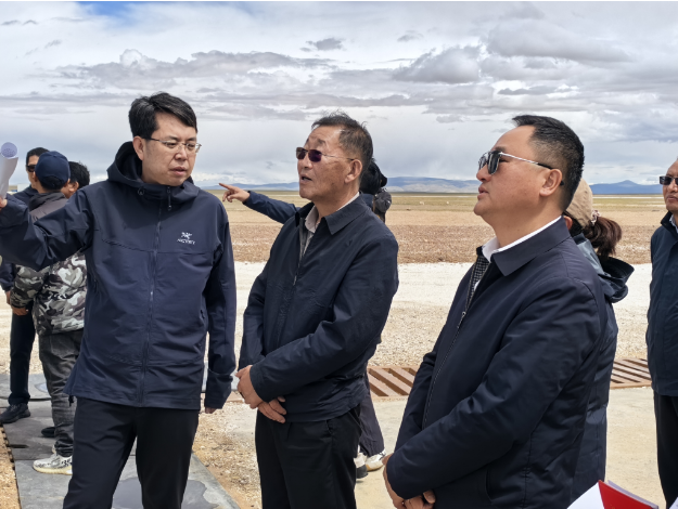 自治区人大常委会调研组莅临班嘎错、（3湖）深入调研指导